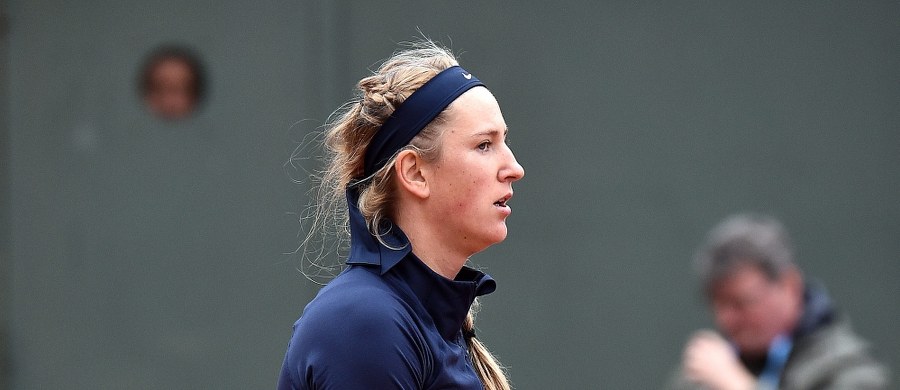 Białorusinka Wiktoria Azarenka nie wystąpi w rozpoczynającym się w poniedziałek wielkoszlemowym Wimbledonie - poinformowali organizatorzy. Przyczyną absencji tenisistki, która miała być rozstawiona w turnieju w Londynie z "szóstką", jest kontuzja kolana.