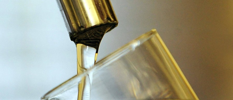 ​Te dane przerażają. Rosja to kraj dysponujący bronią atomową i wysyłający ludzi w kosmos, ale aż 37 milionów obywateli tego kraju nie ma kanalizacji. Toalety mają... na podwórku. 