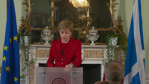 Pierwsza minister Szkocji - Nicola Sturgeon ogłosiła, że kolejne referendum w sprawie niepodległości Szkocji jest wysoce prawdopodobne. Rozpoczęcie prac legislacyjnych w tym celu ma zostać przeprowadzone już w najbliższym czasie.