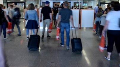 Turyści utknęli na lotnisku. Wszystko przez awarię samolotów