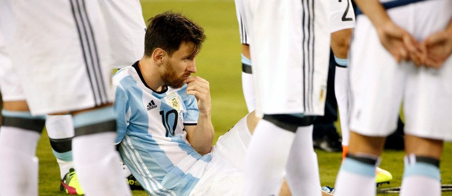 Ta wiadomość zaskoczyła kibiców z całego świata. Jeden z najsłynniejszych piłkarzy na świecie - Leo Messi ogłosił, że chce zakończyć karierę w reprezentacji Argentyny. 