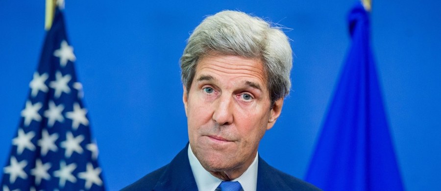 Sekretarz stanu USA John Kerry, który spotkał się w poniedziałek ze swym brytyjskim odpowiednikiem Philipem Hammondem powiedział, że więź między ich krajami jest "nie do zerwania". Dodał, że żałuje, iż podczas rozmów USA z UE "Wielkiej Brytanii nie będzie przy stole".