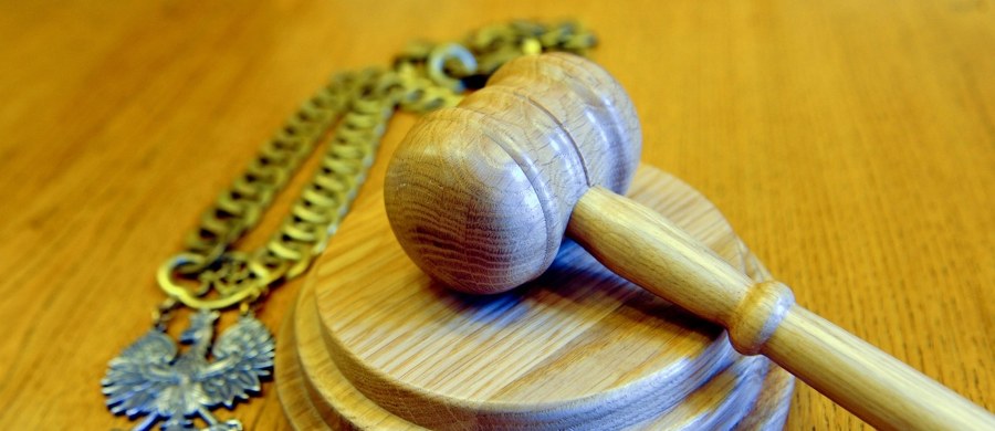 Średnio 4,5 roku firma w Polsce musi spędzić w urzędach i w sądzie, nim oczyści się z zarzutu dotyczącego nieprawidłowości podatkowych - wynika z wyliczeń spółki doradczo-audytorskiej Grant Thornton. Często zdarza się, że w tym czasie traci płynność i upada.