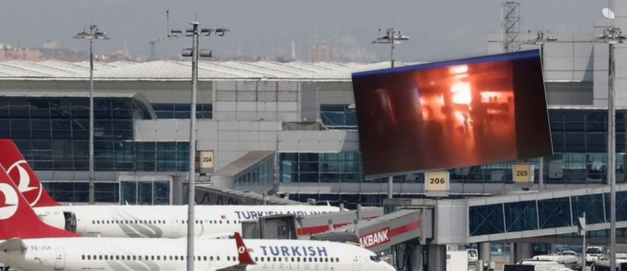 Ponad 30 osób zginęło, a blisko 150  zostało rannych we wtorek wieczorem w samobójczych atakach na międzynarodowym lotnisku w Stambule. Wg tureckiej policji za atakami stoi Państwo Islamskie.