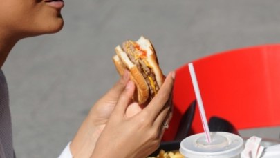 Wyższy VAT na jedzenie w fast foodach. Tak zdecydował minister finansów