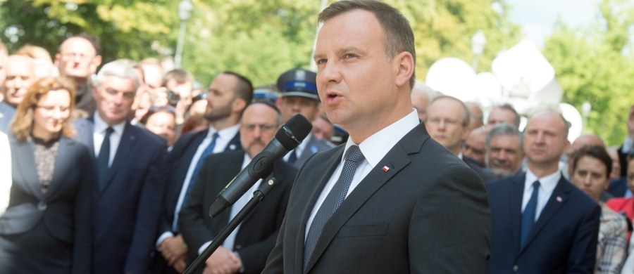 W wolnej Polsce nie ma miejsca na uprzedzenia, rasizm, ksenofobię, antysemityzm - powiedział prezydent Andrzej Duda w Kielcach, podczas obchodów 70. rocznicy pogromu kieleckiego. "Nie ma usprawiedliwienia dla antysemickiej zbrodni" - zaznaczył.