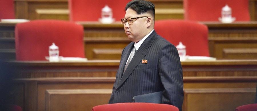 Przywódca Korei Północnej Kim Dzong Un cierpi na bezsenność spowodowaną lękiem przed zamachem - takie informacje ujawnia BBC, powołując się na dane z południowokoreańskiej Narodowej Agencji Wywiadu. Miały one zostać ujawnione na posiedzeniu specjalnej komisji w parlamencie w Seulu.