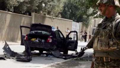 Sześciu zabitych, kilkudziesięciu rannych w podwójnym zamachu koło lotniska w Adenie