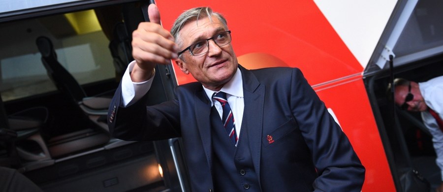 Polski Związek Piłki Nożnej przedłużył kontraktu z selekcjonerem reprezentacji Adamem Nawałką do końca eliminacji mistrzostw świata 2018. Podczas Euro 2016 we Francji biało-czerwoni dotarli do ćwierćfinału.