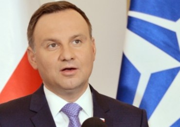 Brukselski portal: Duda inicjuje działania wojenne