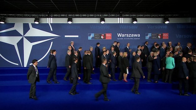 Szczyt NATO w Warszawie został oficjalnie rozpoczęty. Przywódcy państw uczestniczących w szczycie stanęli do tradycyjnego, wspólnego zdjęcia.