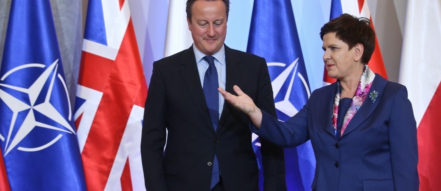 Premier Beata Szydło spotkała się z premierem Wielkiej Brytanii Davidem Cameronem. Rozmowa, która odbyła się przy okazji szczytu NATO w Warszawie, dotyczyła m.in. polsko-brytyjskich konsultacji międzyrządowych, które mogą się odbyć jesienią, a także sytuacji Polaków żyjących na Wyspach.