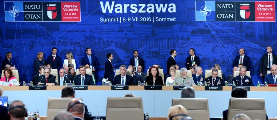 Pierwszy dzień szczytu NATO w Warszawie przyniósł ustalenia ws. obecności batalionów natowskich na terenie czterech krajów: Polski, Litwy, Łotwy i Estonii. Podczas sobotniej sesji plenarnej Rady Północnoatlantyckiej Sojusz ma z kolei potwierdzić swoje zobowiązania dotyczące bezpieczeństwa w Afganistanie oraz wsparcia finansowego dla sił i instytucji tego kraju po 2016 roku.