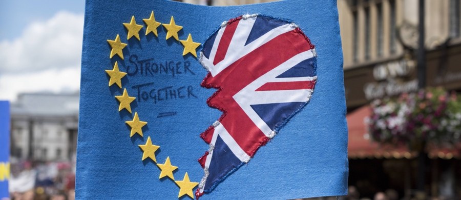 40 proc. Brytyjczyków popiera rozpisanie drugiego referendum w sprawie wyjścia ich kraju z Unii Europejskiej. Aż 44 proc. jest temu pomysłowi przeciwne - wynika z sondażu opublikowanego przez "The Independent".
