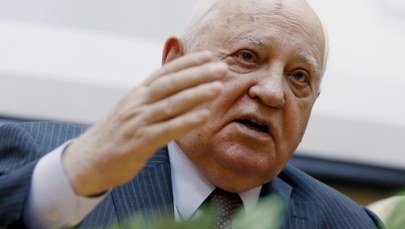 Gorbaczow: NATO przygotowuje się do zmiany zimnej wojny w "gorącą"