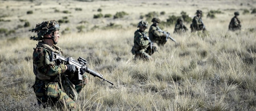 Analizując wyniki szczytu NATO w Warszawie amerykański dziennik "Wall Street Journal" podkreśla, że sojusz musi tak rozlokować cztery bataliony na wschodniej flance NATO i nimi dowodzić, by uniknąć niezamierzonej konfrontacji zbrojnej z Rosją.