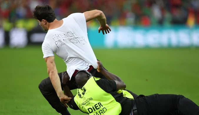 Portugalia - Francja w finale Euro 2016. Kibic wbiegł na murawę