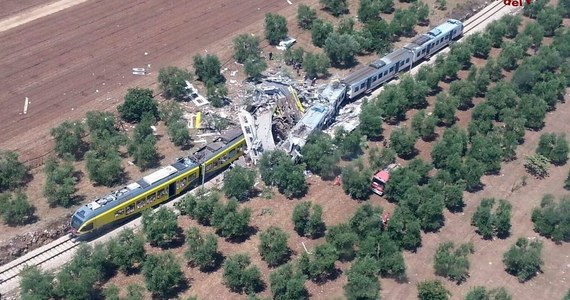 Do 25 wzrosła liczba ofiar czołowego zderzenia lokalnych pociągów w Apulii na południu Włoch we wtorek - podały miejscowe władze. Rannych jest około 50. To wciąż niepełny bilans - podkreślono. W miejscu katastrofy był wieczorem premier Włoch Matteo Renzi.