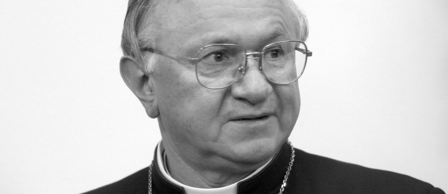 W wieku 67 lat zmarł abp Zygmunt Zimowski, Przewodniczący Papieskiej Rady ds. Chorych i Duszpasterstwa Służby Zdrowia - podało Biuro Prasowe Konferencji Episkopatu Polski.
Arcybiskup zmagał się z chorobą nowotworową. Zmarł w szpitalu w Dąbrowie Tarnowskiej.