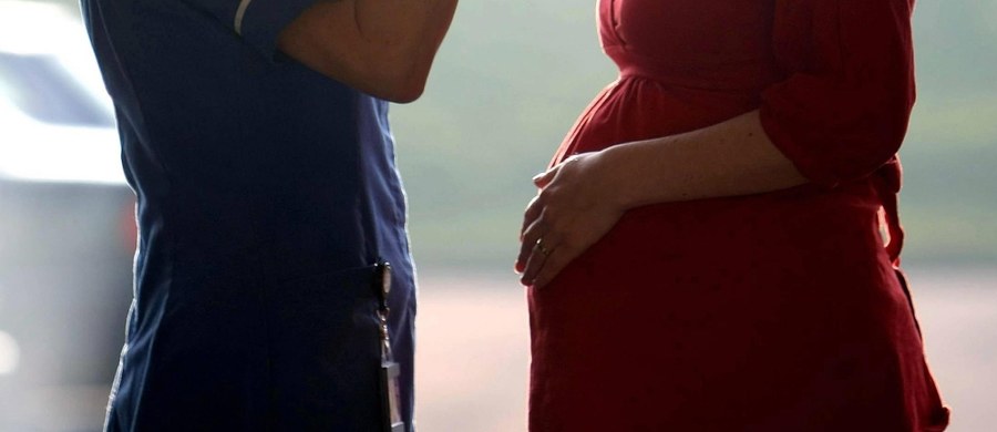 ​Do premier Szydło trafiła petycja, by wsparcie z programu 500 plus otrzymywały już kobiety w ciąży, zwłaszcza, gdy mają urodzić chore dzieci - pisze "Rzeczpospolita". Ten postulat nie jest bez szans.
