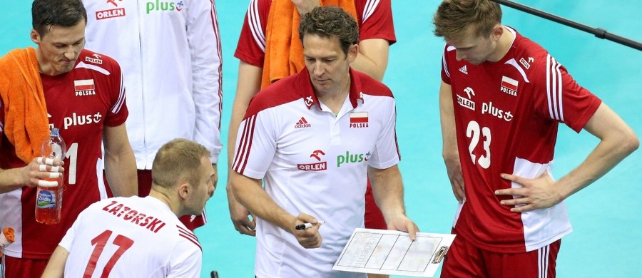 ​Reprezentacja Polski siatkarzy nie awansowała do półfinałów turnieju Final Six Ligi Światowej w Krakowie. Przesądził o tym wynik piątkowego spotkania, Francja - Serbia 3:2 (25:20, 25:19, 24:26, 19:25, 15:12). Obie te drużyny awansowały z gr. J do dalszych gier.