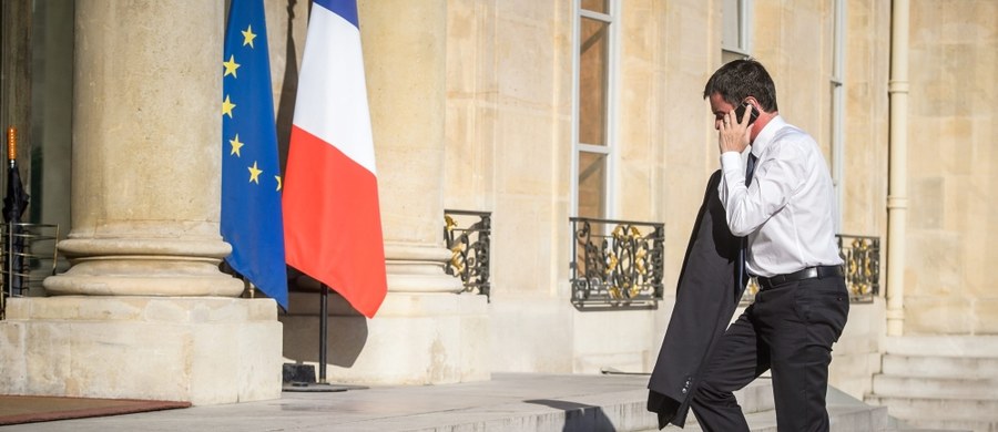 Premier Francji Manuel Valls oświadczył w piątek, że zamachowiec z Nicei był "terrorystą bez wątpienia powiązanym z radykalnym islamizmem w taki czy inny sposób". Związków sprawcy z islamizmem nie potwierdził natomiast szef francuskiego MSW Bernard Cazeneuve.