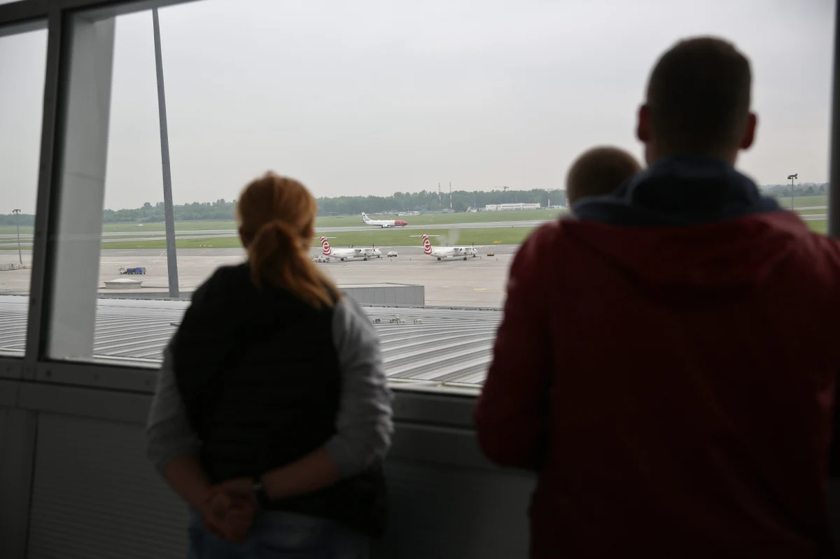 Część lotów z Warszawy do Turcji została odwołana, podobnie jak loty powrotne z tego kraju - informowały w sobotę władze Lotniska Chopina w Warszawie. Odwołano dwa sobotnie loty do Stambułu oraz dwa przyloty z tego miasta i niedzielny przylot z Antalyi.