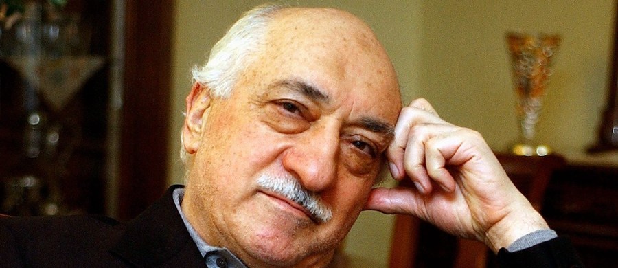 Żyjący na wygnaniu w USA islamski kaznodzieja Fethullah Gulen, którego tureckie władze oskarżają o zorganizowanie zamachu stanu z 15 lipca, powiedział w najnowszym numerze niemieckiego tygodnika "Die Zeit", że stał za nim prezydent Turcji Recep Tayyip Erdogan.