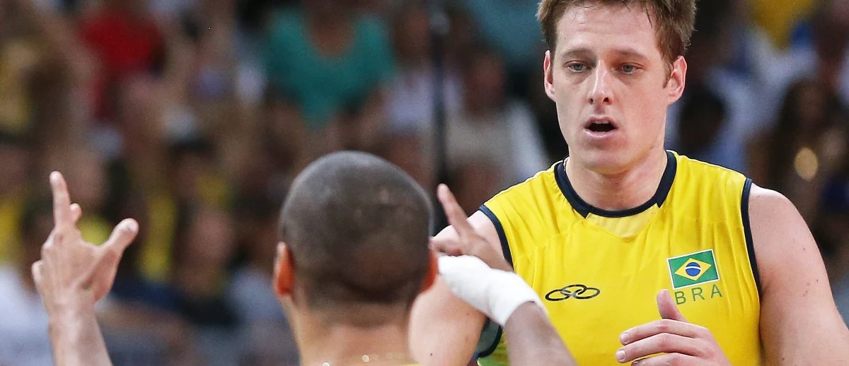 Brazylijczyk Murilo Endres, postanowił zakończyć reprezentacyjną karierę. Na decyzję 35-latka decydujący wpływ miał fakt, że nie znalazł się w kadrze Brazylii na igrzyska olimpijskie w Rio de Janeiro.