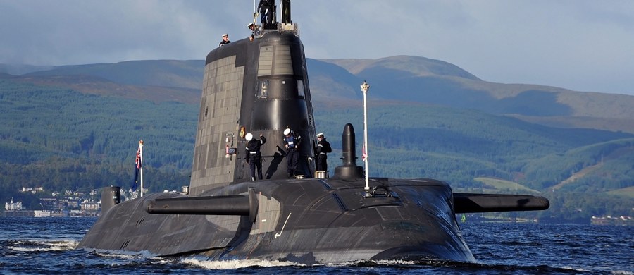 Resort obrony Wielkiej Brytanii poinformował, że doszło do "bocznego zderzenia" brytyjskiego atomowego okrętu podwodnego HMS Ambush ze statkiem handlowym w pobliżu Gibraltaru.