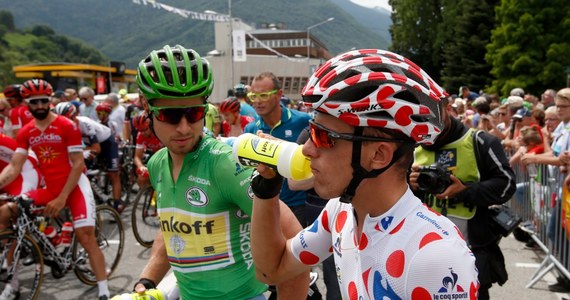 Rafał Majka zapewnił sobie zwycięstwo w klasyfikacji górskiej Tour de France. Polak po raz drugi zakończy wyścig w białej koszulce w czerwone grochy. O wszystkim przesądziła piątkowa, dobra jazda naszego kolarza na 19. etapie wyścigu. Pierwsze miejsce zajął Romain Bardet. To dopiero pierwsze etapowe zwycięstwo francuskiego kolarza w tegorocznej Wielkiej Pętli.