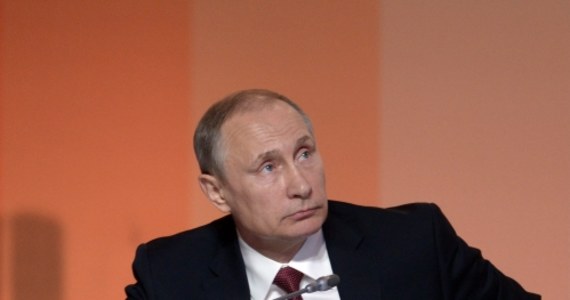 Prezydent Rosji zablokował udział Rosnieftu w prywatyzacji spółki naftowej Basznieft. Szefem Rosnieftu jest Igor Sieczyn, jeden z jego najbliższych współpracowników. "Putin hamuje apetyt Sieczyna" - pisze magazyn "American Interest".