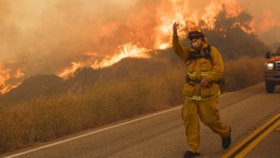 Jedna osoba nie żyje, ewakuowano 1500 ludzi. Wielkie pożary szaleją w pobliżu Los Angeles