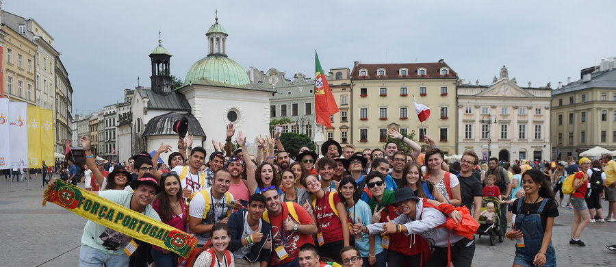 We wtorek w Krakowie oficjalnie rozpoczną się Światowe Dni Młodzieży. Organizatorzy szacują, że w inauguracyjnej mszy na krakowskich Błoniach, której przewodniczył będzie kardynał Stanisław Dziwisz, weźmie udział kilkaset tysięcy osób.