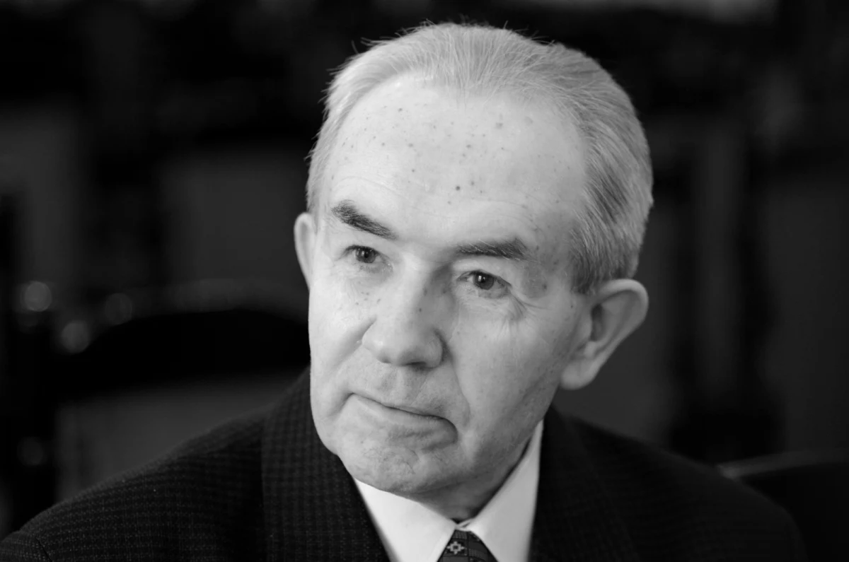 We Wrocławiu odbędzie się dziś pogrzeb adwokata Jana Piątkowskiego, działacza NSZZ "Solidarność". Był on posłem oraz ministrem sprawiedliwości-prokuratorem generalnym w rządzie premier Hanny Suchockiej. Wszczął m.in. pierwsze polskie śledztwo ws. zbrodni katyńskiej.