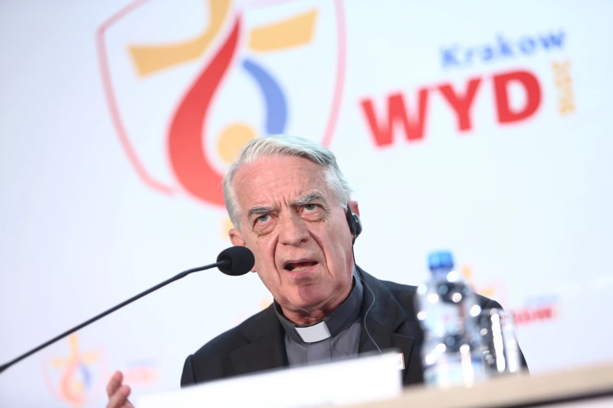 Papież Franciszek jest usatysfakcjonowany tym, jak przebiegła jego wizyta na terenie niemieckiego obozu Auschwitz-Birkenau, gdyż "minęła tak, jak pragnął", w klimacie "ciszy, współczucia i modlitwy"- powiedział rzecznik Watykanu ks. Federico Lombardi. Ponieważ wcześniej papież mówił też, że pragnie, aby Bóg dał mu "łaskę płaczu", zapytano rzecznika, czy widział Franciszka płaczącego. "Na pewno widziałem papieża bardzo wzruszonego" - odparł.