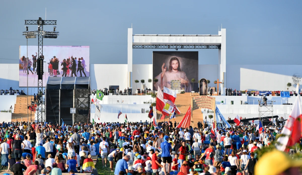 Każdego dnia otacza nas śmierć. Ale podobnie jak Wy, codziennie rano zamykamy za sobą drzwi, udając się do szkoły czy do pracy - mówiła podczas modlitewnego czuwania Syryjka Rand Mittri. Przeczytaj jej świadectwo: 
