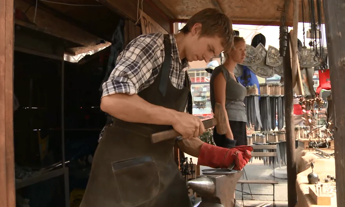 Wystawcy z 12 krajów, około tysiąca stoisk handlowych i gastronomicznych oraz 200 różnego rodzaju wydarzeń - to święto kupców w Gdańsku. Właśnie rozpoczął się tam jarmark św. Dominika. Impreza potrwa trzy tygodnie. "Mieszkańcy się z tym identyfikują, władze miasta również. Jestem przekonany, że stało się to stałą atrakcją miasta. To jest jarmark, ale to jest wielka atrakcja" - mówi Bogdan Oleszek, przewodniczący Rady Miasta Gdańska. 756 Jarmark Dominikański potrwa do 21 sierpnia.