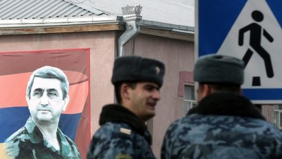 Poddała się grupa okupująca posterunek policji w Erywaniu 
