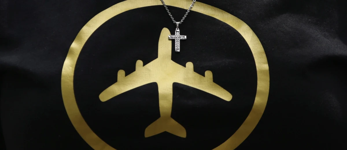 Kanadyjski ekspert do spraw lotnictwa Larry Vance twierdzi, że samolot linii Malaysia Airlines, który zaginął w marcu 2014 roku, celowo został sprowadzony do oceanu. Słowa eksperta cytuje telewizja CNN.