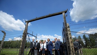 Turyści odpowiedzą za okradanie i niszczenie Muzeum Auschwitz