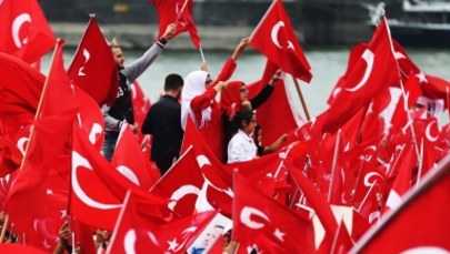 Nieudany pucz w Turcji. Od służby "odsunięto" ponad 60 tys. urzędników