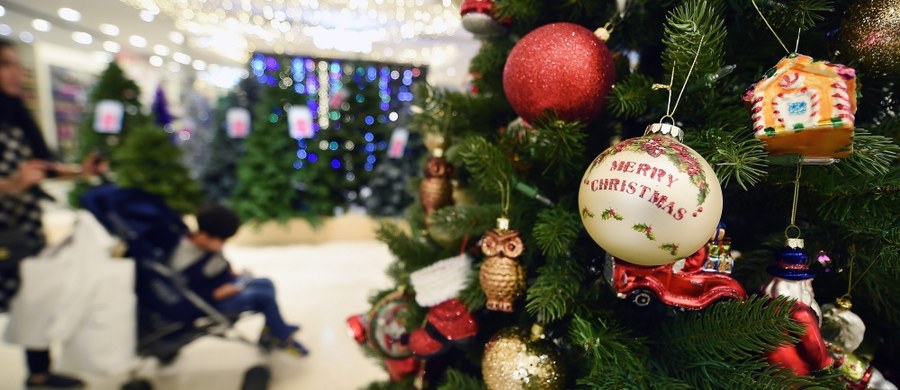 W londyńskim sklepie Selfridges już otwarto... specjalny dział świąteczny. "To zabieranie świąt!" - komentują internauci.