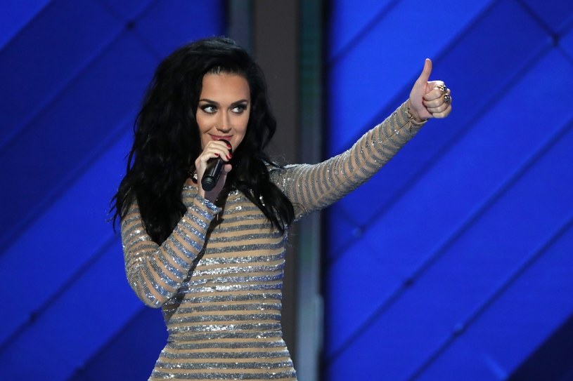 Katy Perry zaprezentowała teledysk do utworu "Rise", który powstał specjalnie na letnie igrzyska olimpijskie w Brazylii. 