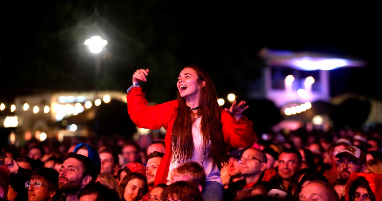 Egipt, Ghana, Nigeria, Korea Południowa i Japonia - to stamtąd do Katowic przyjechały rewelacje drugiego dnia OFF Festivalu. Co tu dużo ukrywać, trzeba dziękować, że chciało przebyć im się tyle kilometrów do Polski, zwłaszcza, że niektóre gwiazdy nie chciały odwiedzić naszego kraju, mimo iż miały do niego zdecydowanie bliżej. 