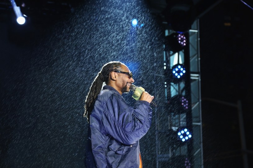 Ponad 40 osób zostało rannych podczas piątkowego (5 sierpnia) koncertu Snoop Dogga i Wiz Khalify w New Jersey, gdy runęły barierki oddzielające scenę od publiczności.
