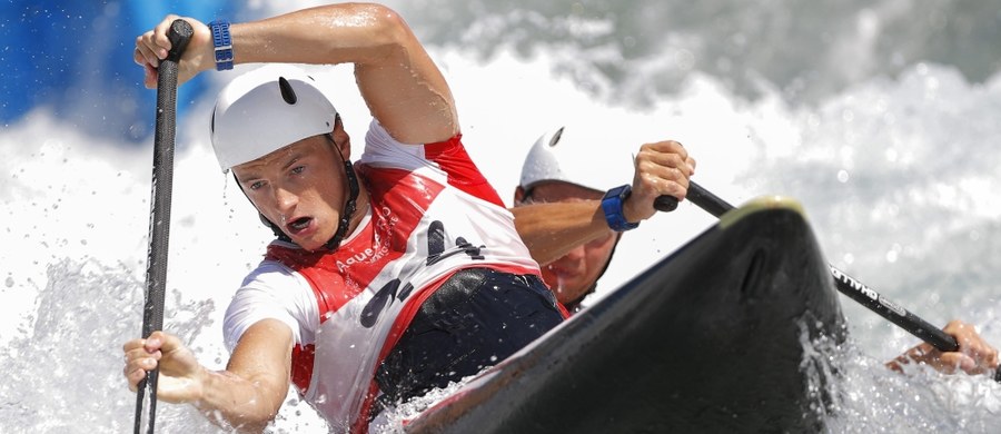 ​Kajakarze górscy Piotr Szczepański i Marcin Pochwała zajęli 11. miejsce w eliminacjach i awansowali do czwartkowego półfinału olimpijskiej konkurencji C2 w Rio de Janeiro. Najlepsi byli Słowacy Ladislav Skantar i Peter Skantar.