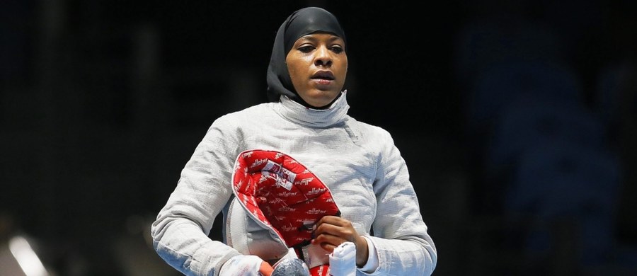 "Mimo niepowodzenia to było piękne doświadczenie, które na zawsze zapamiętam" - przyznała szablistka Ibtihaj Muhammad, pierwsza amerykańska sportsmenka, która wystąpiła w igrzyskach olimpijskich w hidżabie. Muzułmanka odpadła w 1/8 finału.