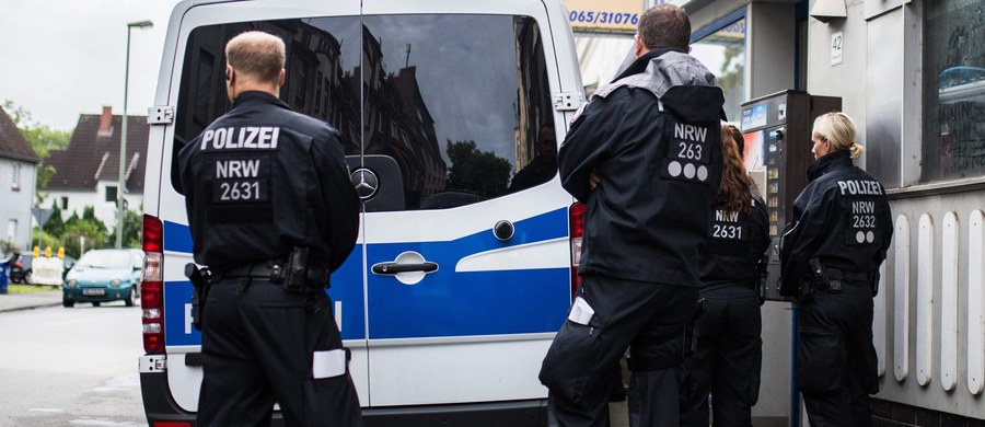 Niemiecka policja aresztowała w środę mężczyznę w związku ze śledztwem prowadzonym przeciw 24-letniemu Syryjczykowi, który według otrzymanych przez służby informacji miał planować islamistyczny atak w Niemczech - poinformowały władze.