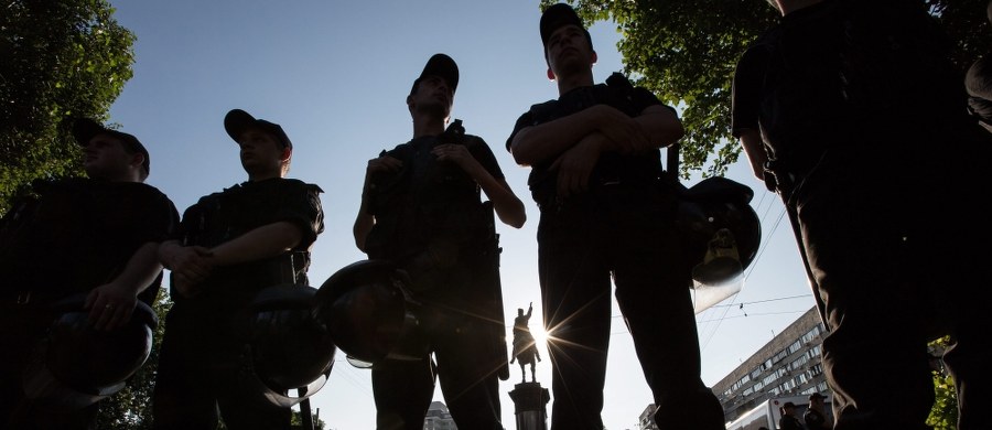 Służba Bezpieczeństwa Ukrainy (SBU) podała, że w Charkowie zatrzymano czterech domniemanych członków dżihadystycznego Państwa Islamskiego. Dwóch z nich już wydalono z kraju. Kolejnych dwóch podejrzanych o związki z ISIS zatrzymano w Dniprze i Kijowie. 